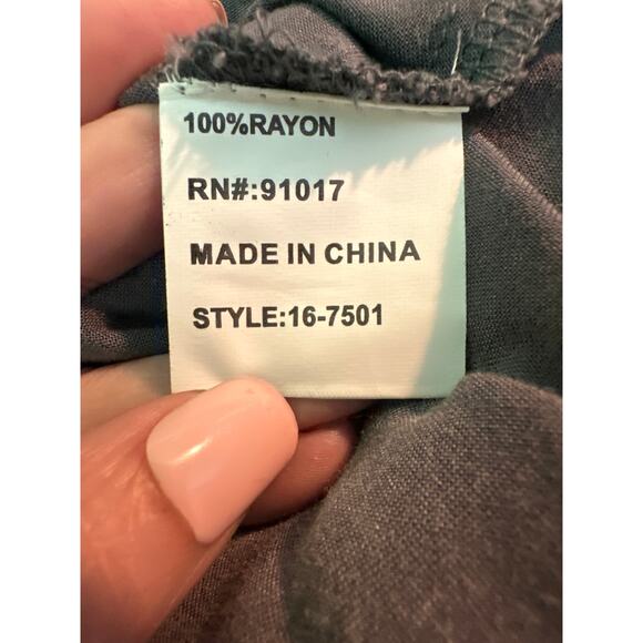 Luna Moon Gray Distress Metallic Embroidered 3/4 Sleeve Blouse size Small - Picture 4 of 13